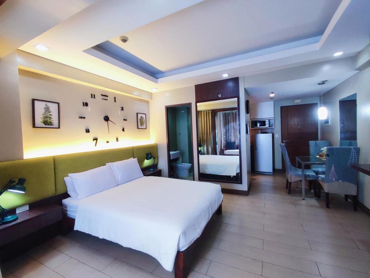 Two Palmtree Villas Newport Boulevard Near Naia 3 Pasay City Манила Екстериор снимка