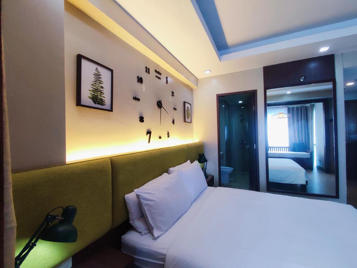 Two Palmtree Villas Newport Boulevard Near Naia 3 Pasay City Манила Екстериор снимка